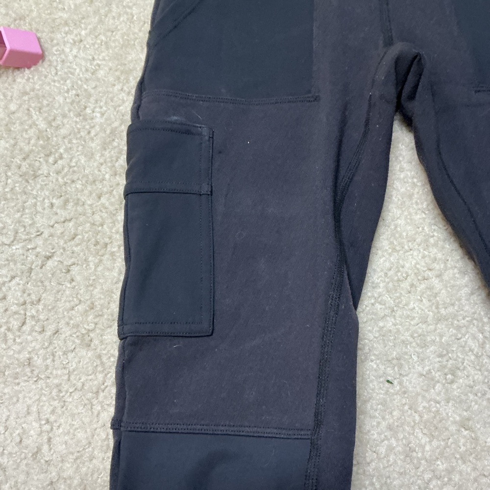 ALO Yoga Black cargo leggings - Picture 3 of 6
